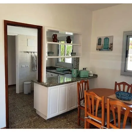Ferienhaus Mit Grossem Garten Und Sonnenterrasse Fuer 6 Personen