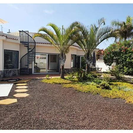 펜션 Ferienhaus Mit Grossem Garten Und Sonnenterrasse Fuer 6 Personen 팔름-마르
