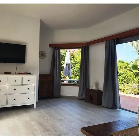 펜션 Ferienhaus Mit Grossem Garten Und Sonnenterrasse Fuer 6 Personen *